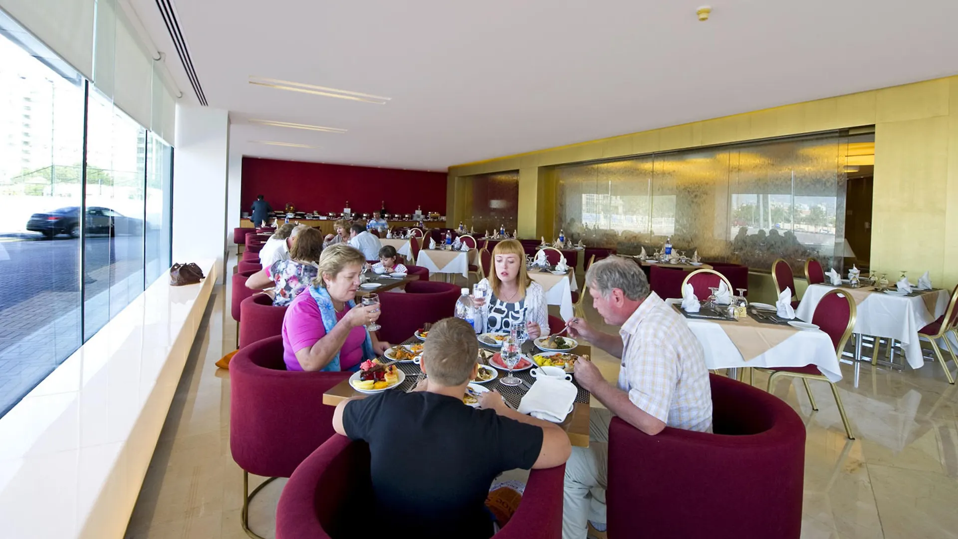 Al Bustan Centre & Residence Dubai 4*,