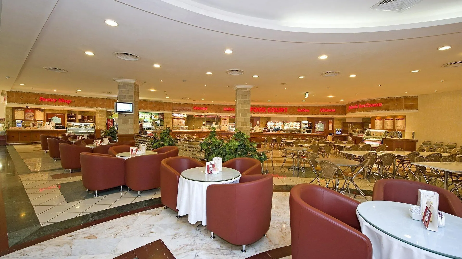 Al Bustan Centre & Residence Dubai Apart Otel