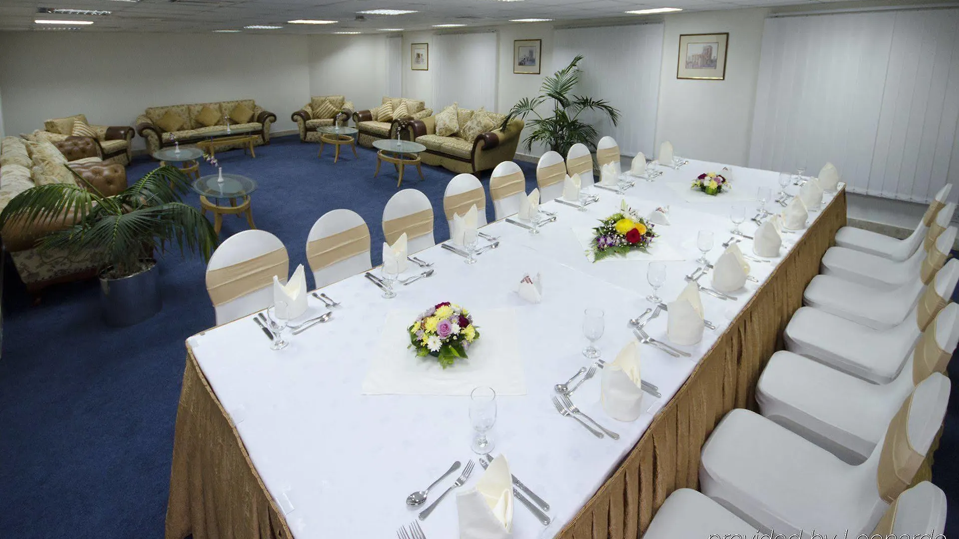 Al Bustan Centre & Residence Dubai Apart Otel