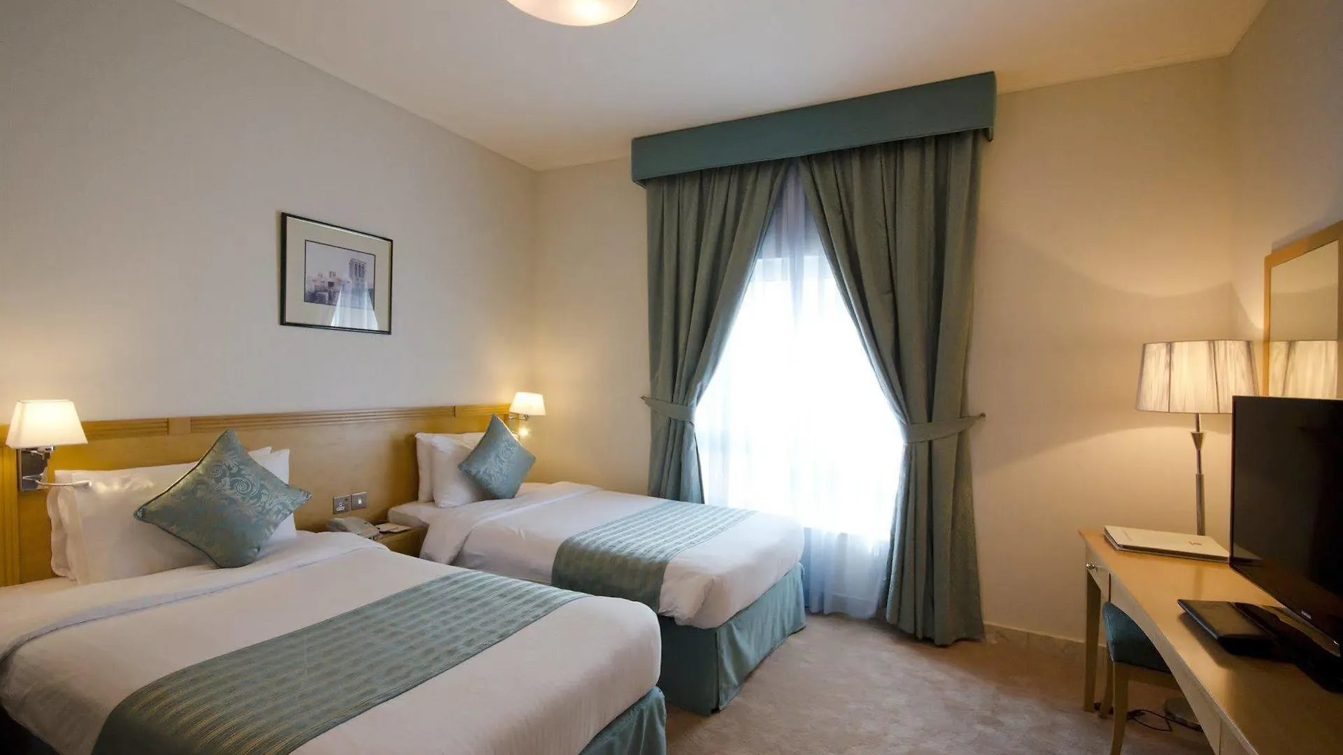 Al Bustan Centre & Residence Dubai Apart Otel